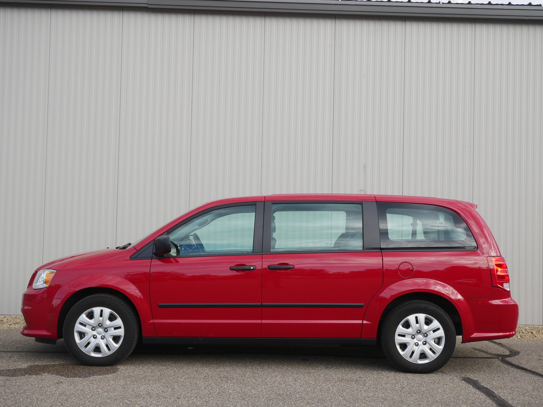 2015 Dodge Grand Caravan SE photo 2