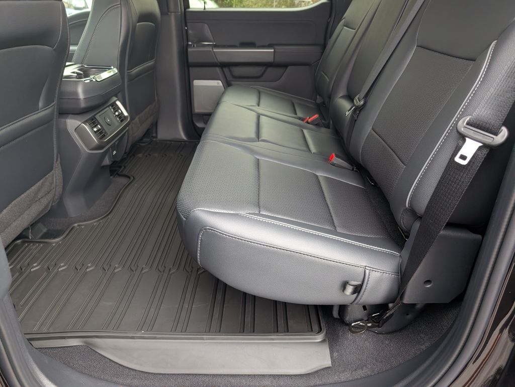 2025 Ford F-150 Lariat photo 5