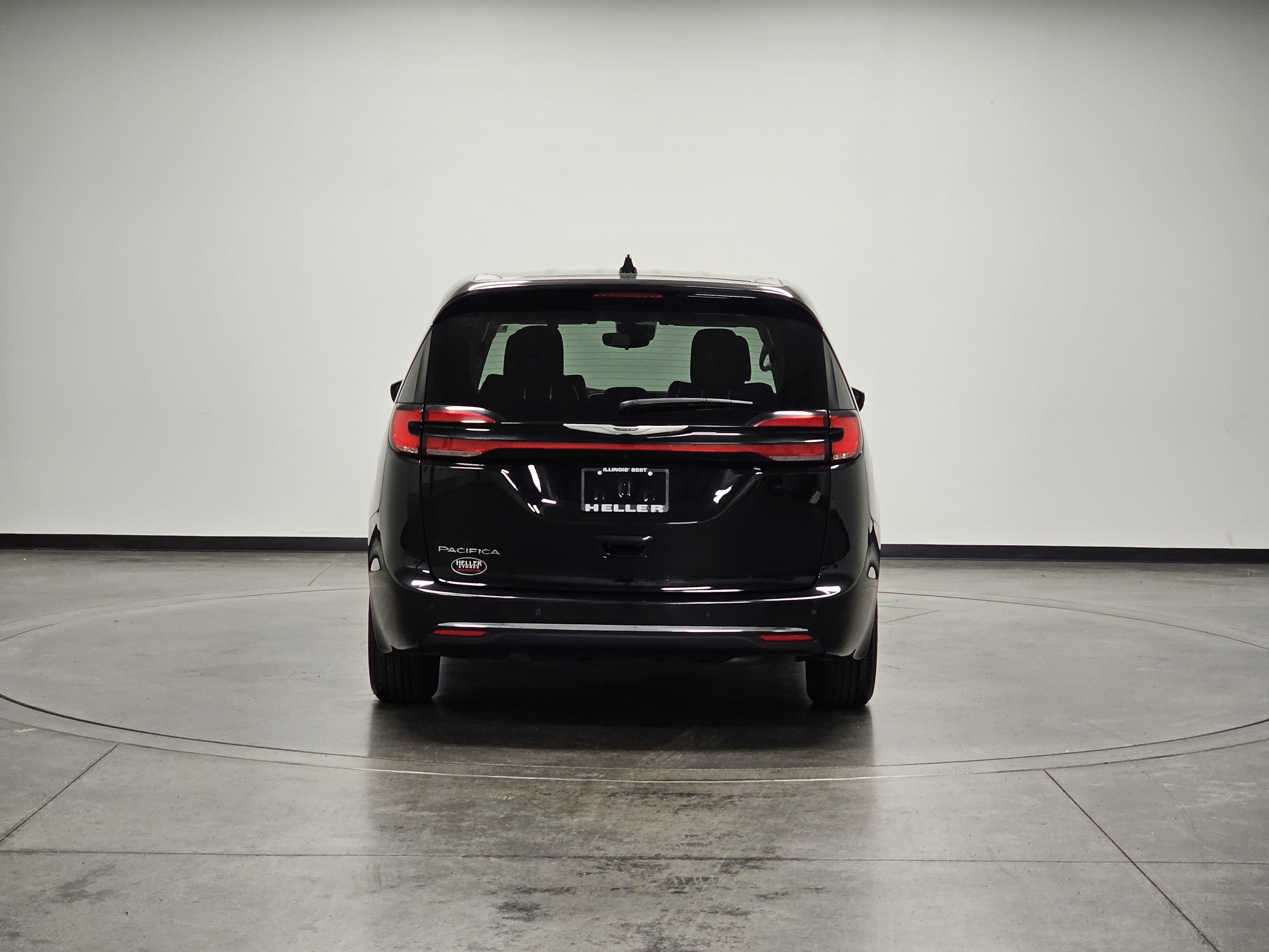 2023 Chrysler Pacifica Touring L photo 4