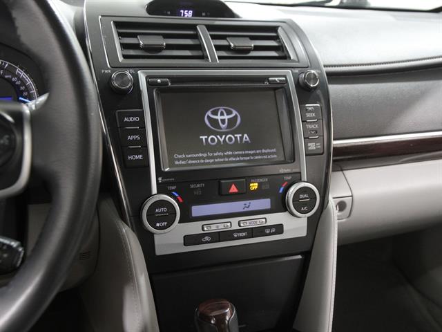 2014 Toyota Camry XLE V6 photo 9