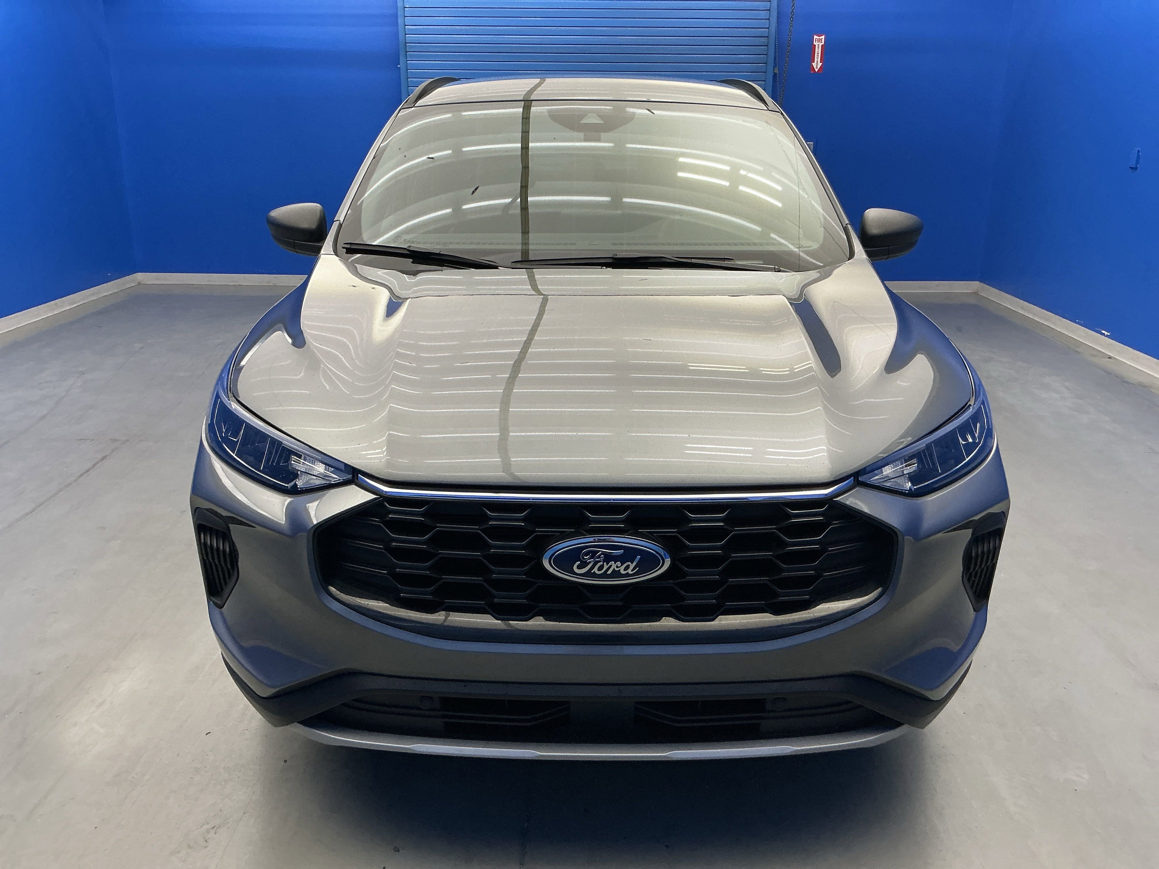 2025 Ford Escape ST-Line photo 3