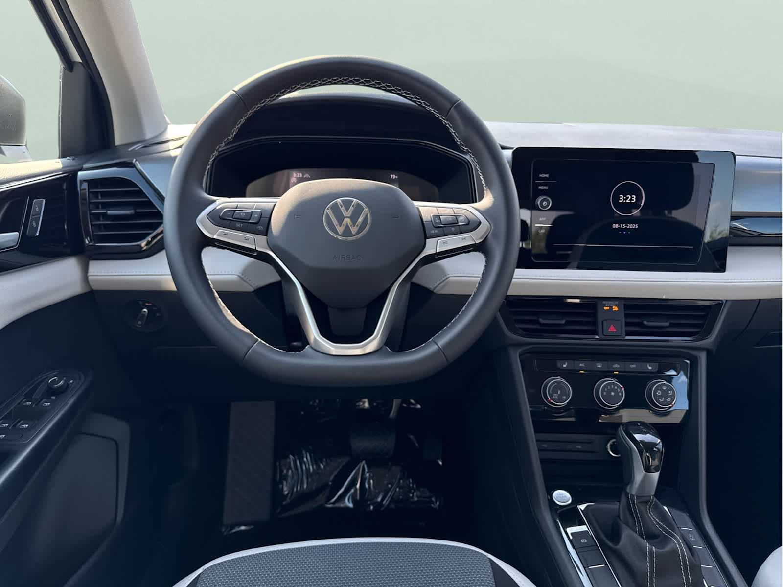 2025 Volkswagen Taos S photo 12