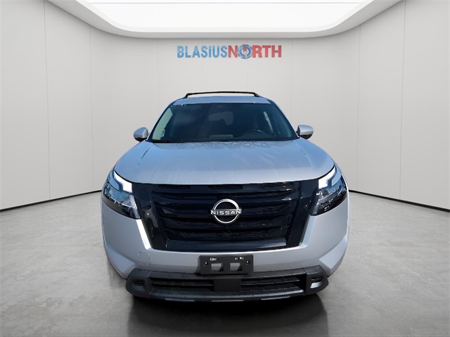 2022 Nissan Pathfinder SV photo 3