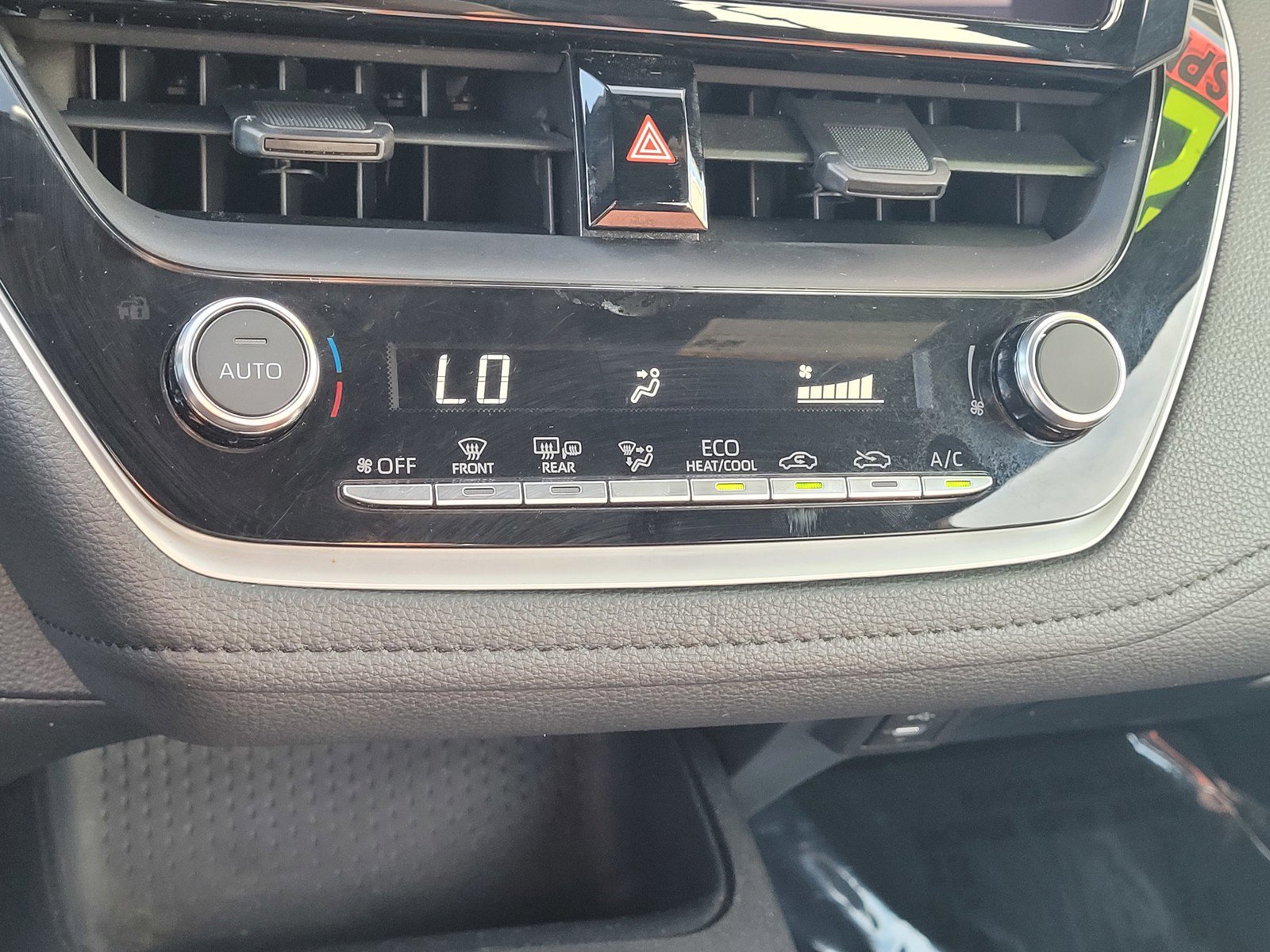 2024 Toyota Corolla SE photo 21