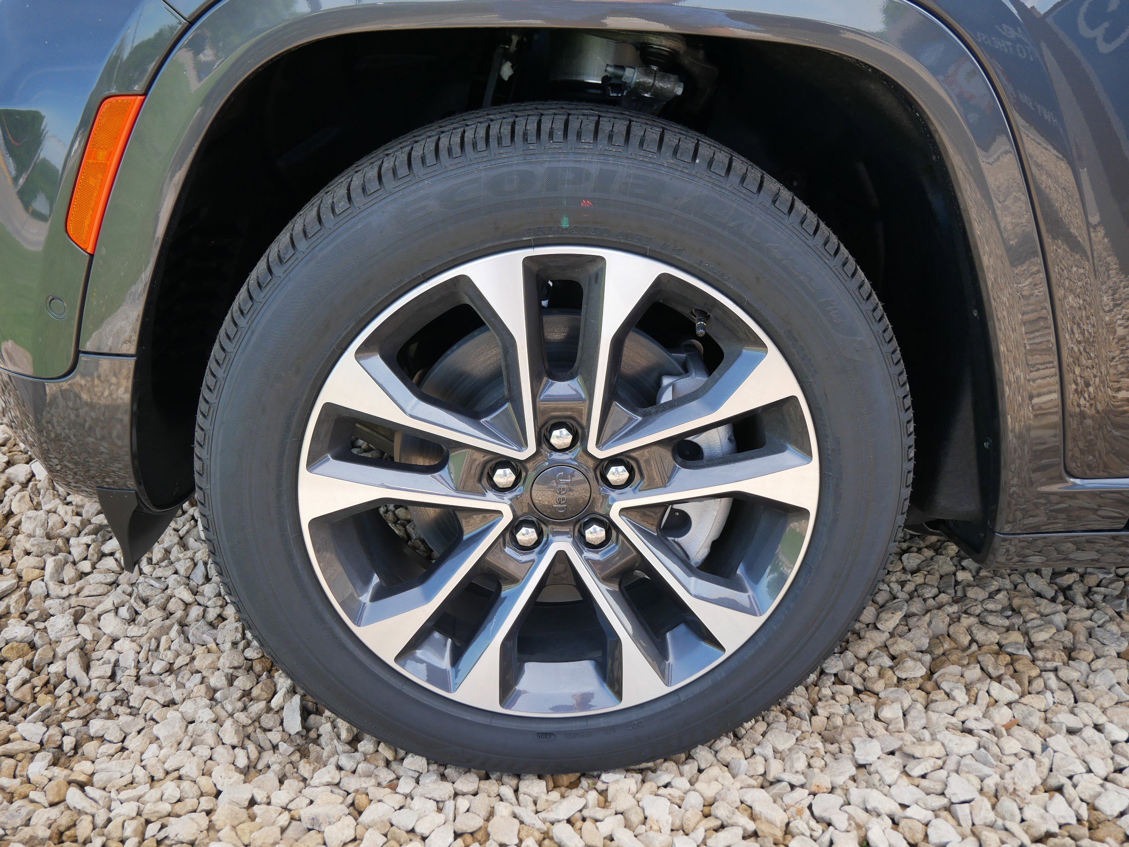 2025 Jeep Grand Cherokee Overland photo 5