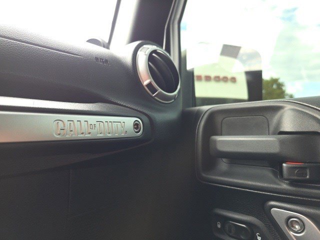 2012 Jeep Wrangler Unlimited Call of Duty: MW3 Edition photo 26