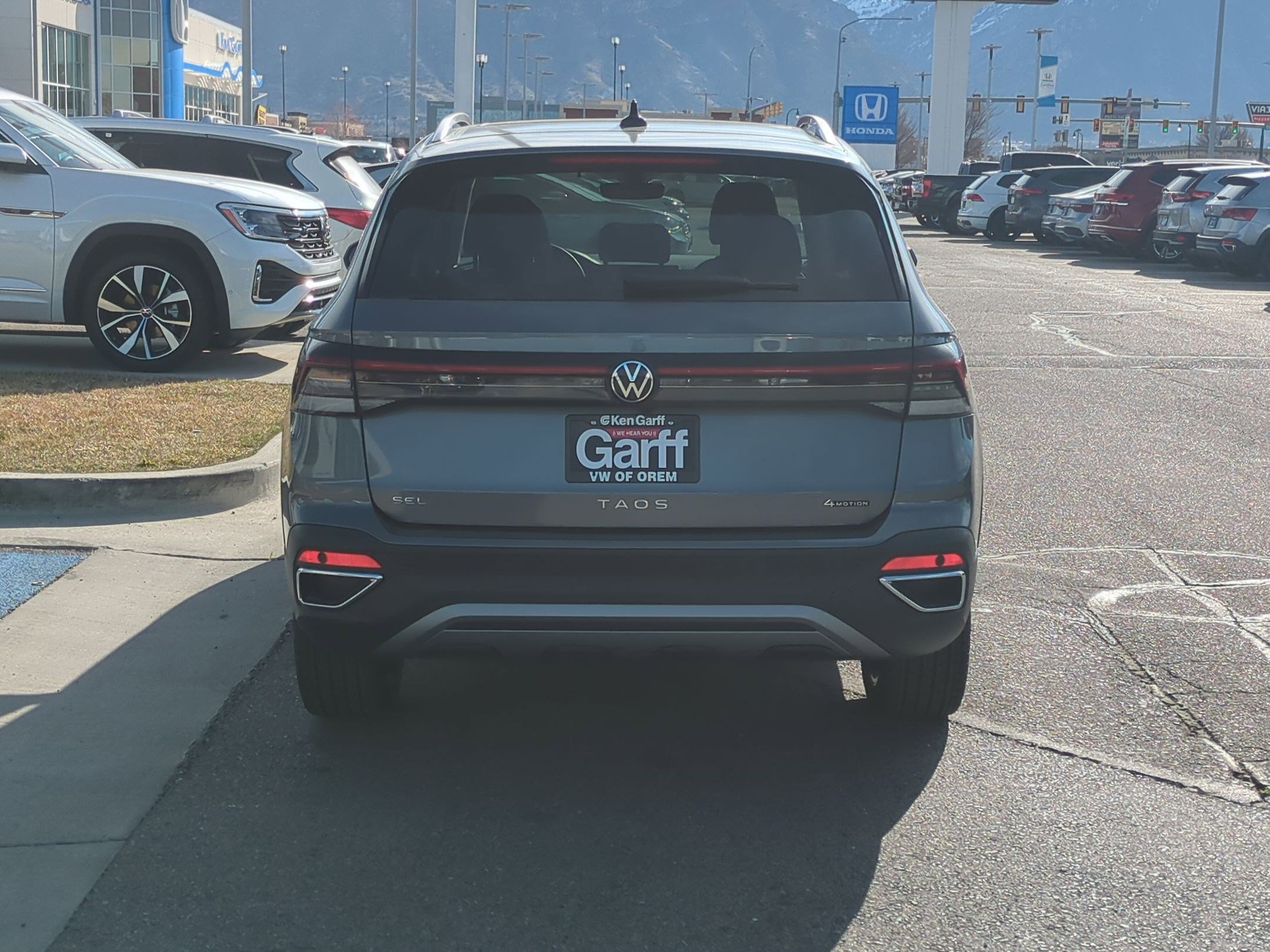 2025 Volkswagen Taos SEL photo 4