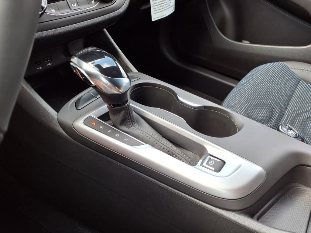 2025 Buick Envista Preferred photo 2