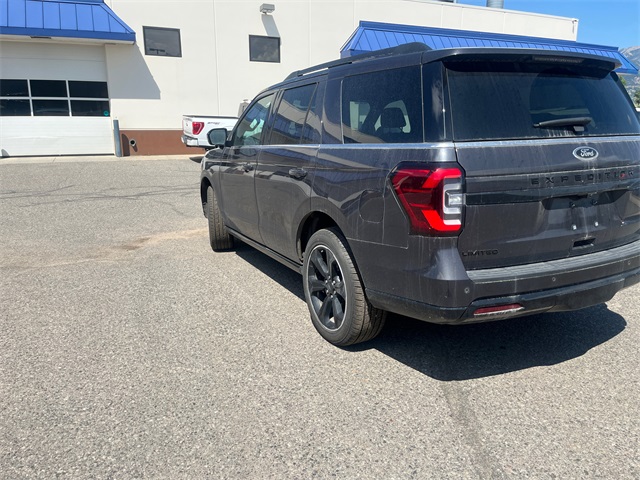 2024 Ford Expedition Limited photo 2