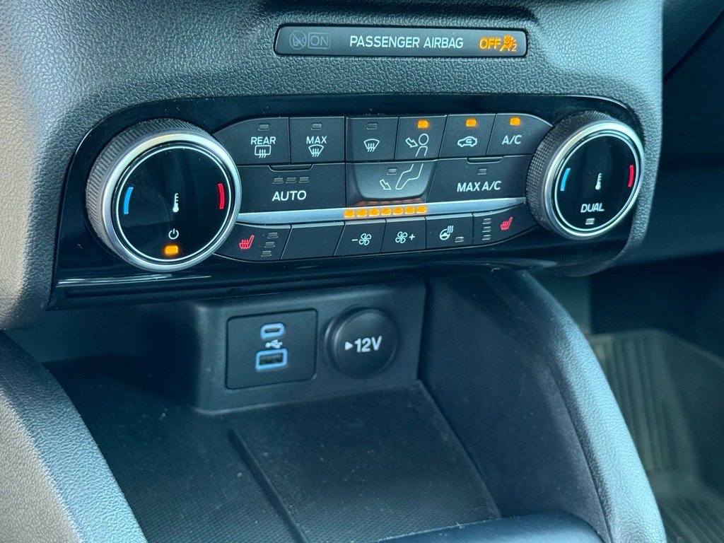 2022 Ford Escape SEL photo 11