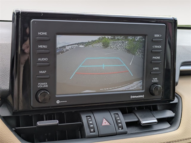 2021 Toyota RAV4 Hybrid XLE Premium photo 17