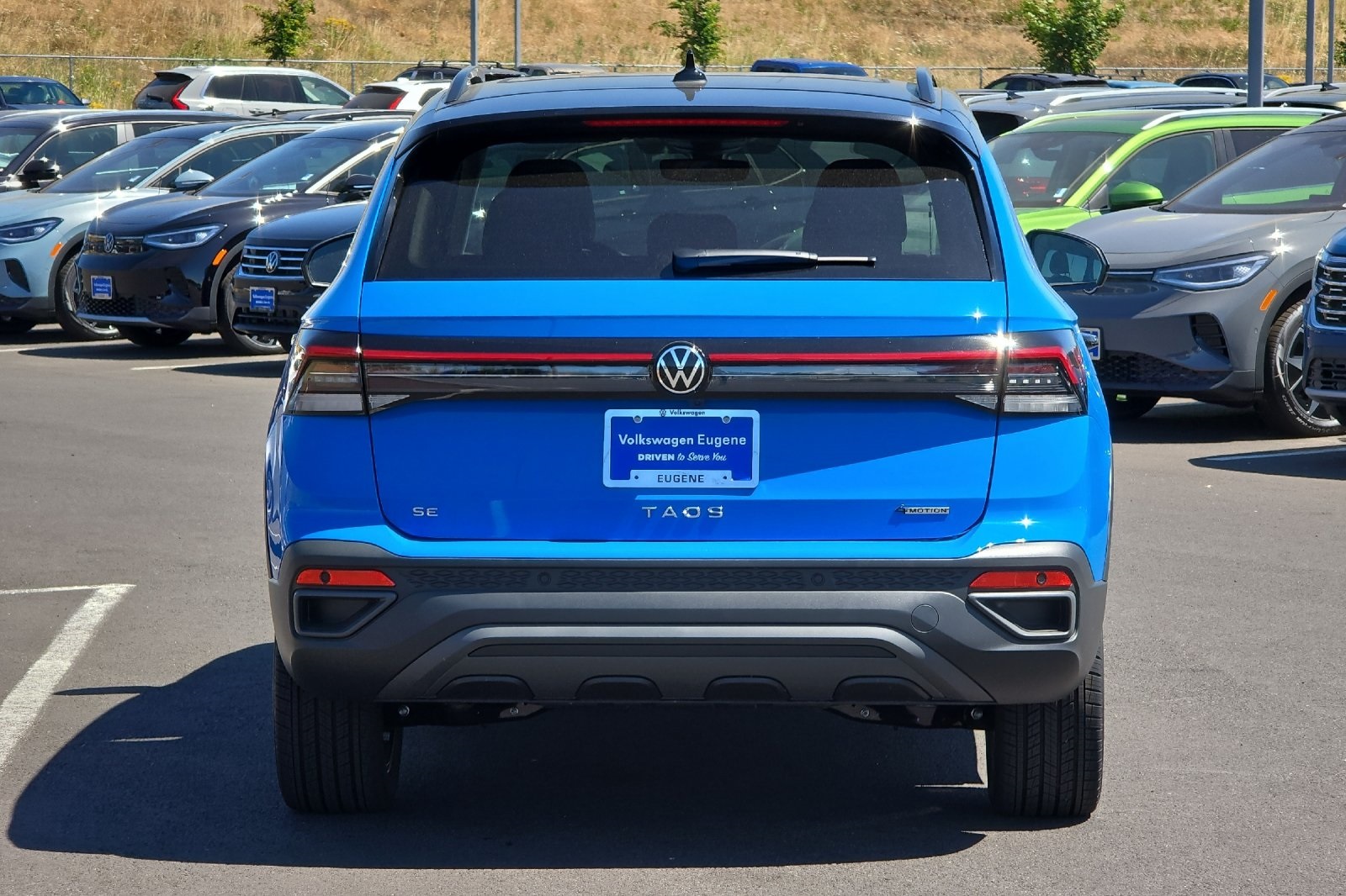 2025 Volkswagen Taos SE photo 4