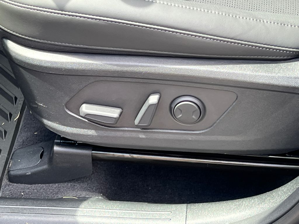 2025 Kia Sorento S photo 8