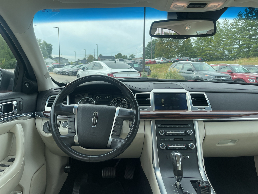 2009 Lincoln MKS Base photo 12