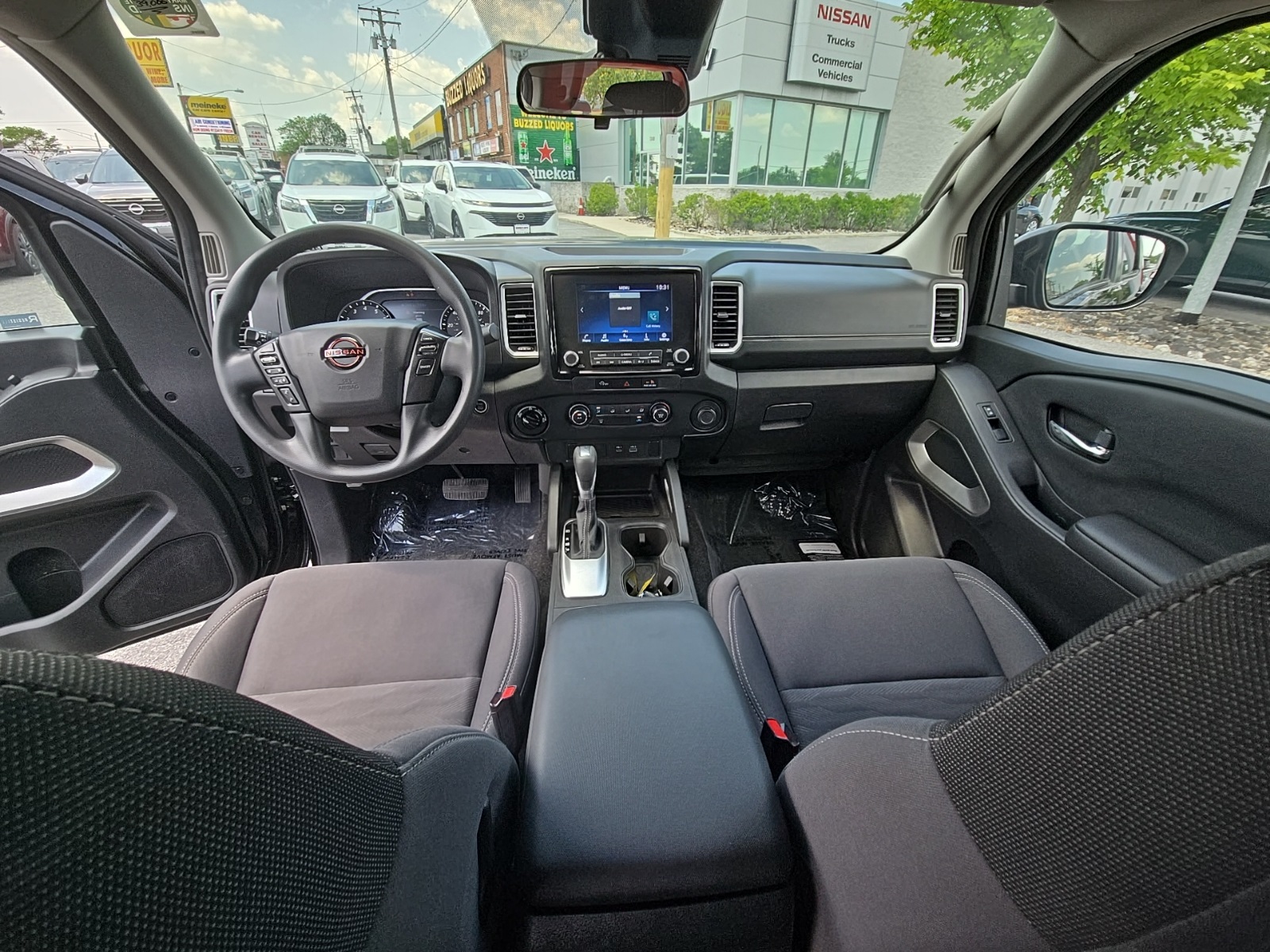 2023 Nissan Frontier SV photo 12