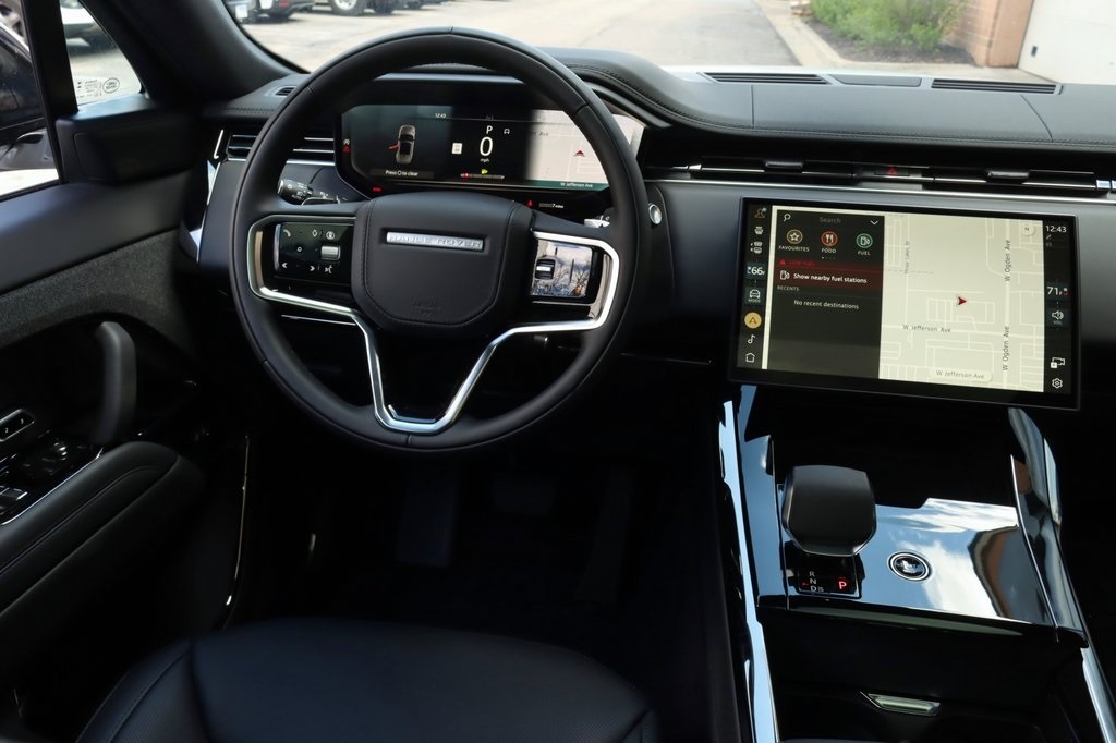 2025 Land Rover Range Rover Sport SE photo 12