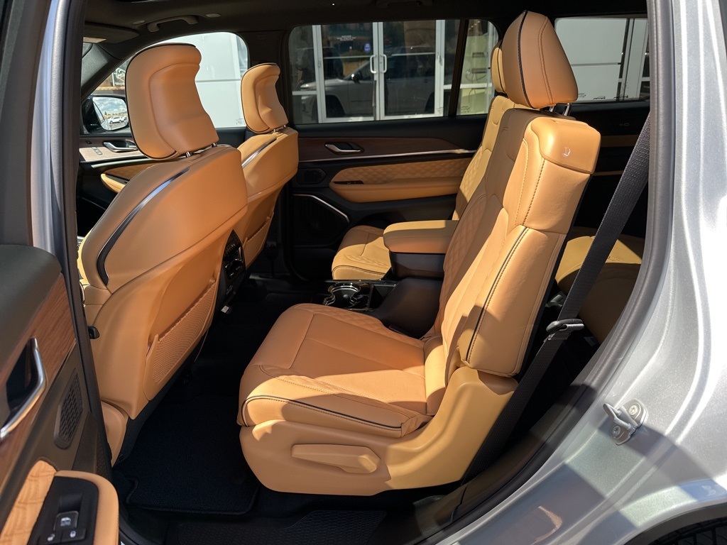 2025 Jeep Grand Cherokee L Summit photo 28