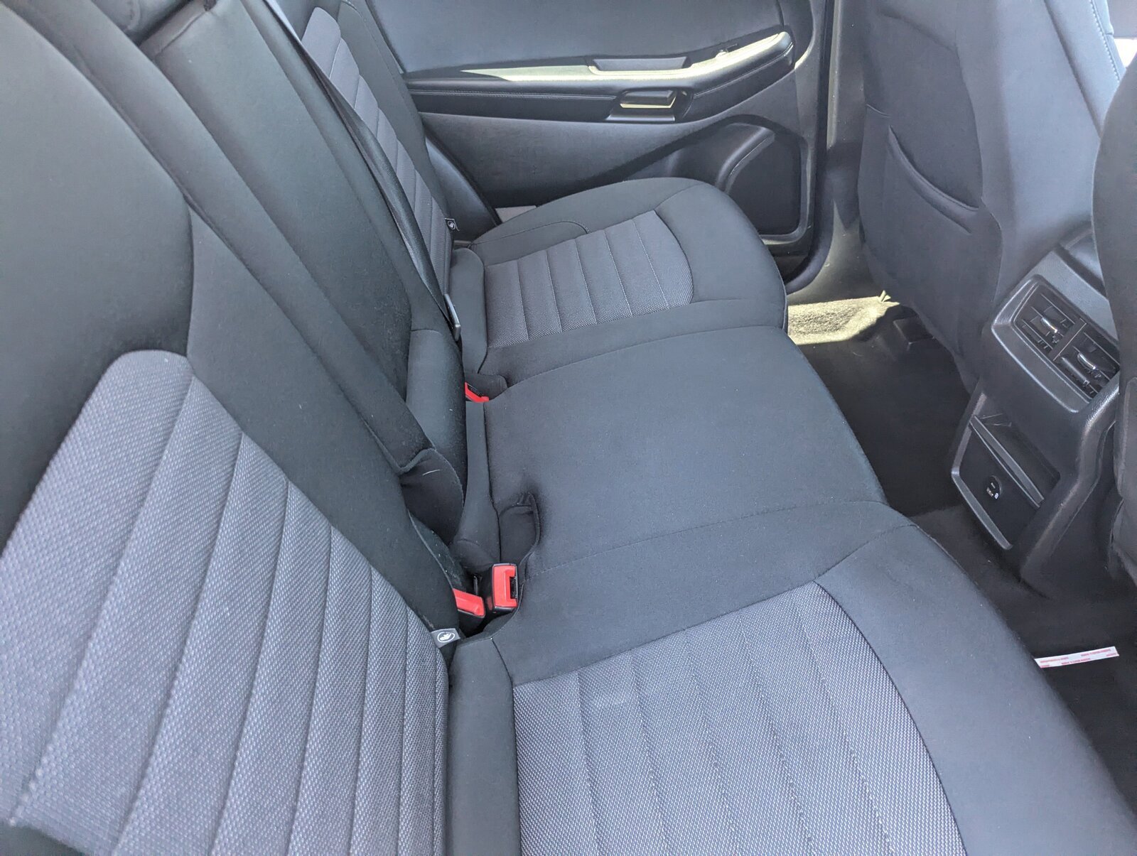 2022 Ford Edge SE photo 10