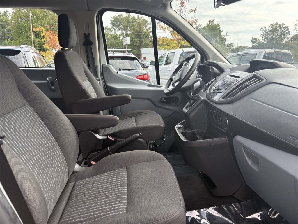 2017 Ford Transit photo 4