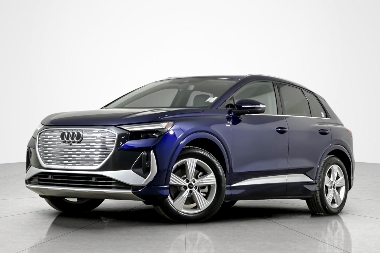 2024 Audi Q4 e-tron Premium Plus's photo