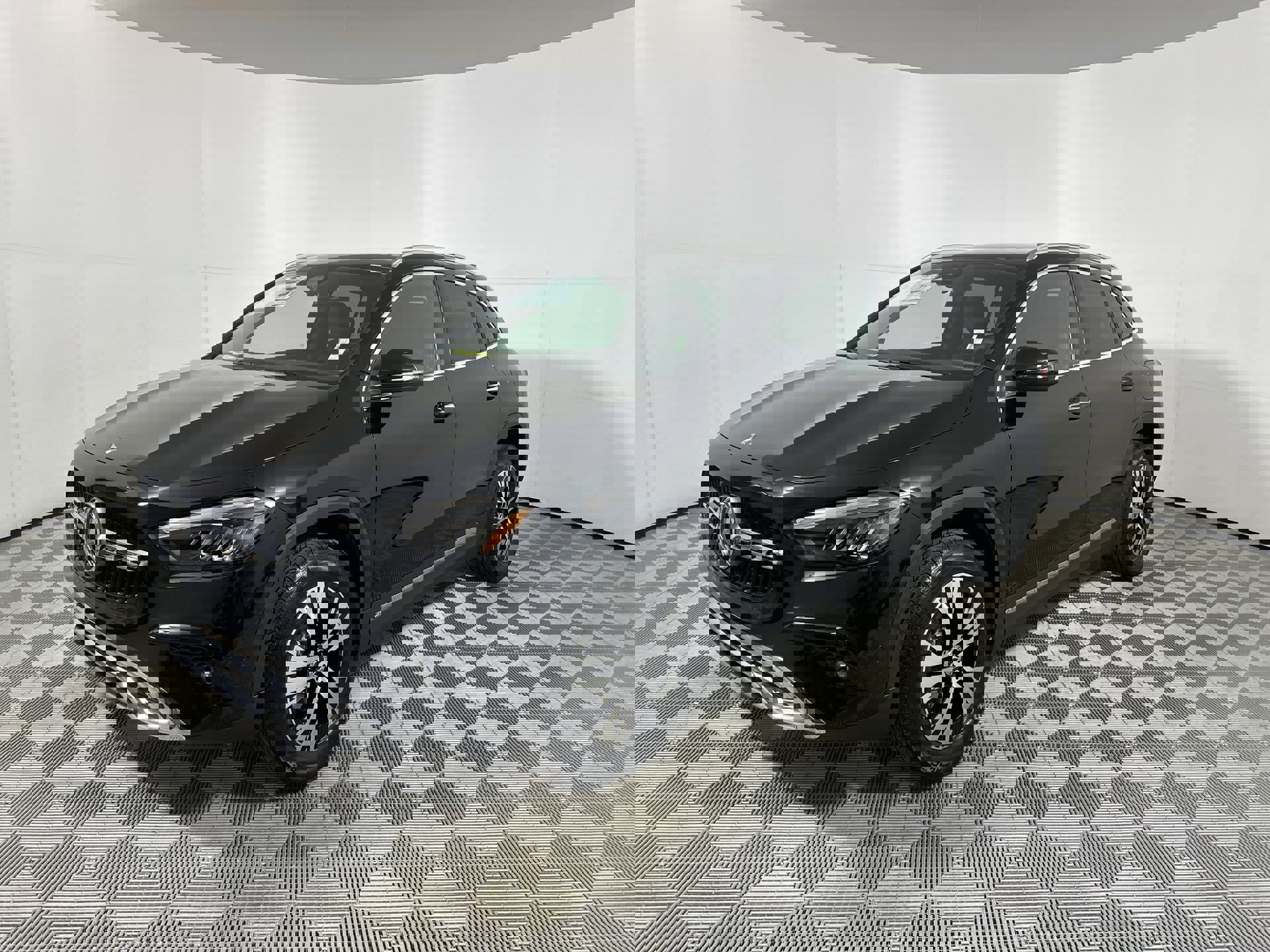 2025 Mercedes Benz GLA 250 4MATIC photo 4