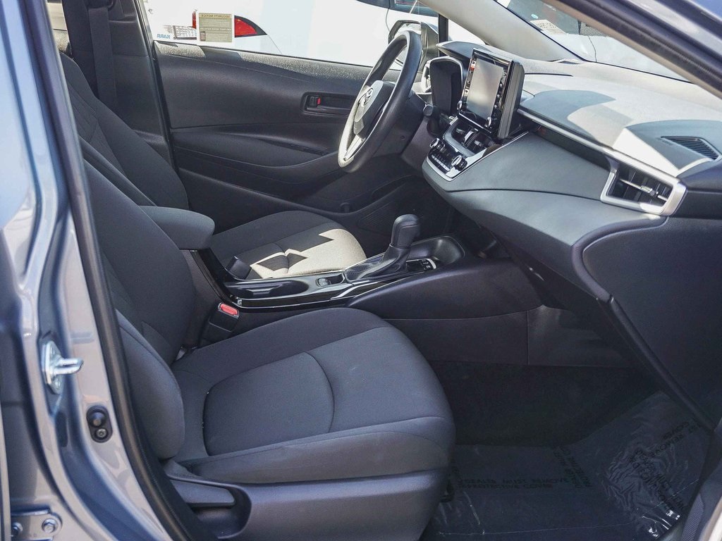2022 Toyota Corolla Hybrid LE photo 12