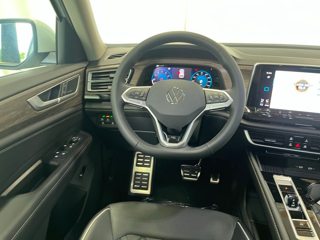 2025 Volkswagen Atlas SEL Premium R-Line photo 16