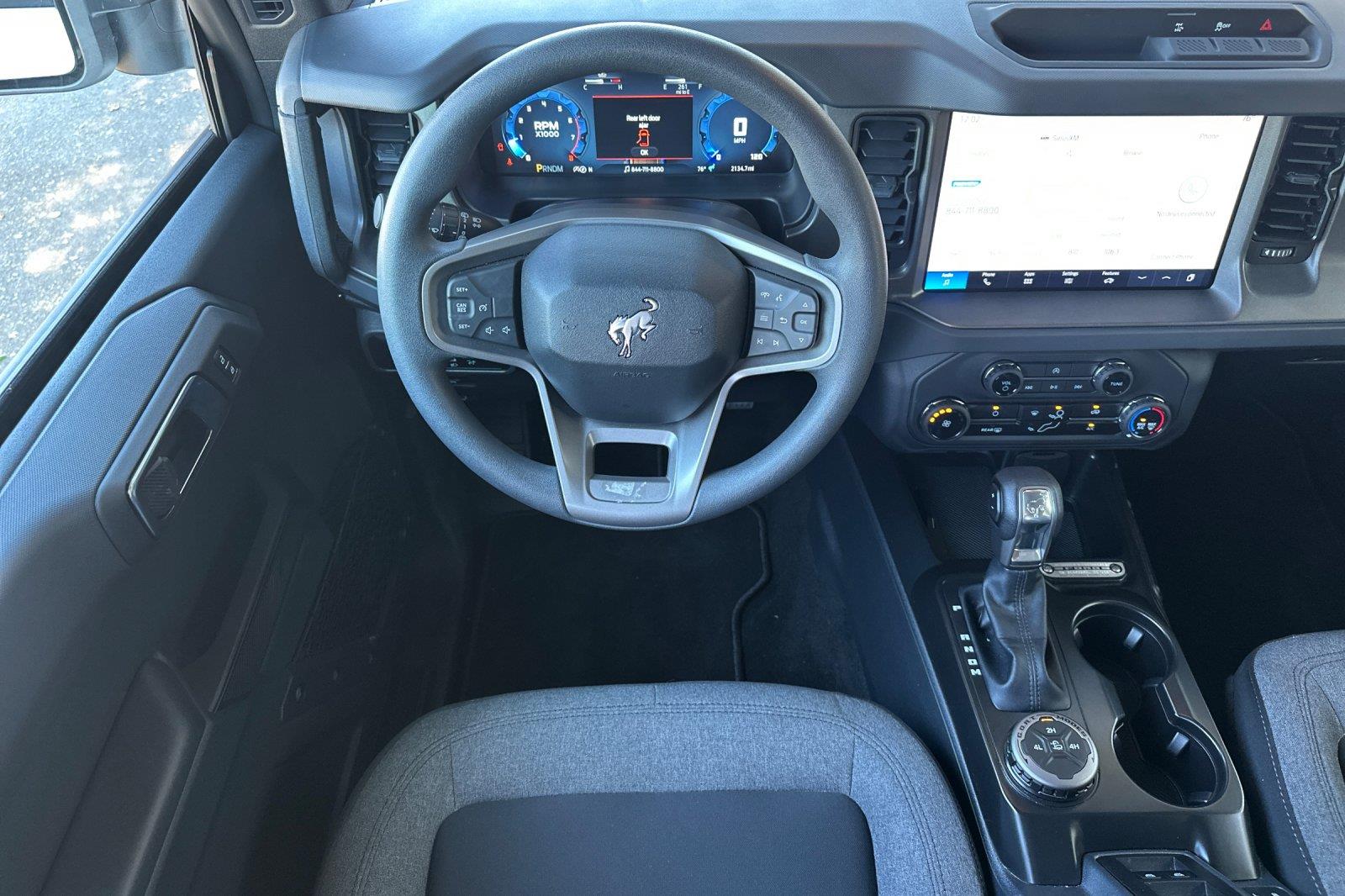 2025 Ford Bronco Base photo 4