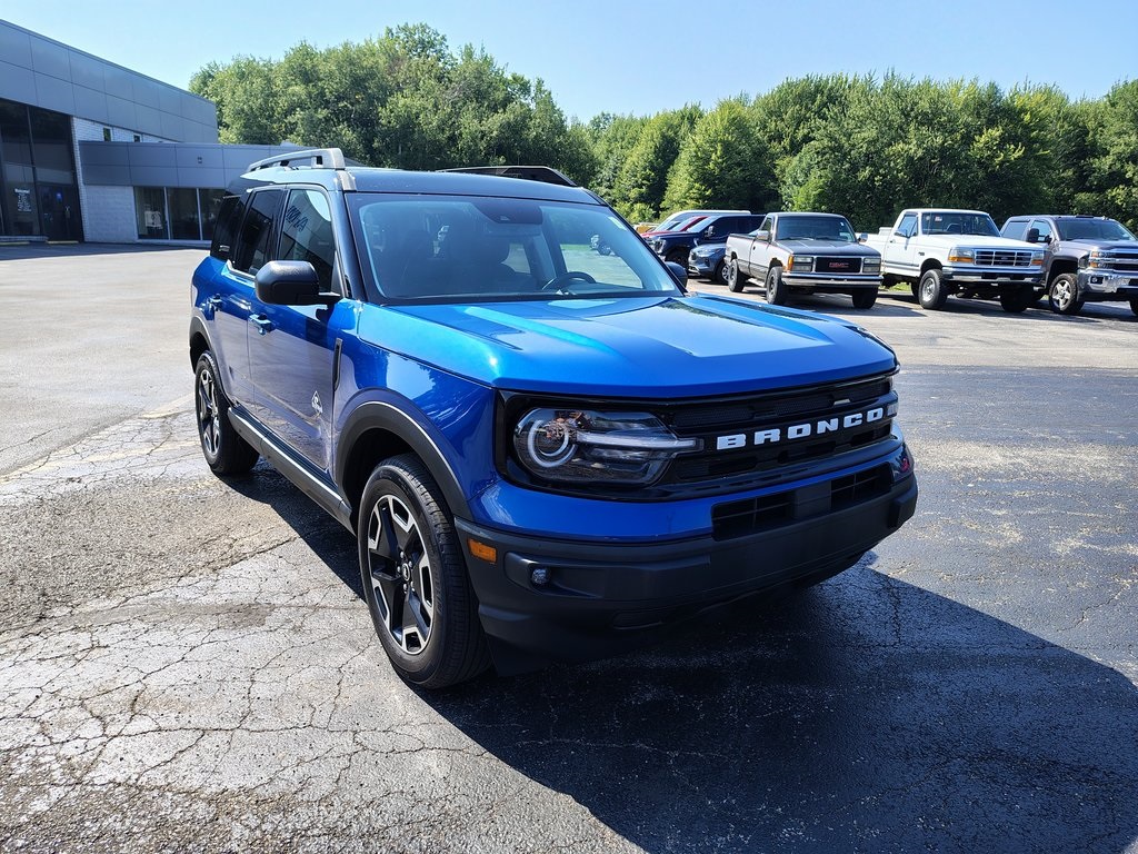 2024 Ford Bronco Sport Outer Banks photo 2