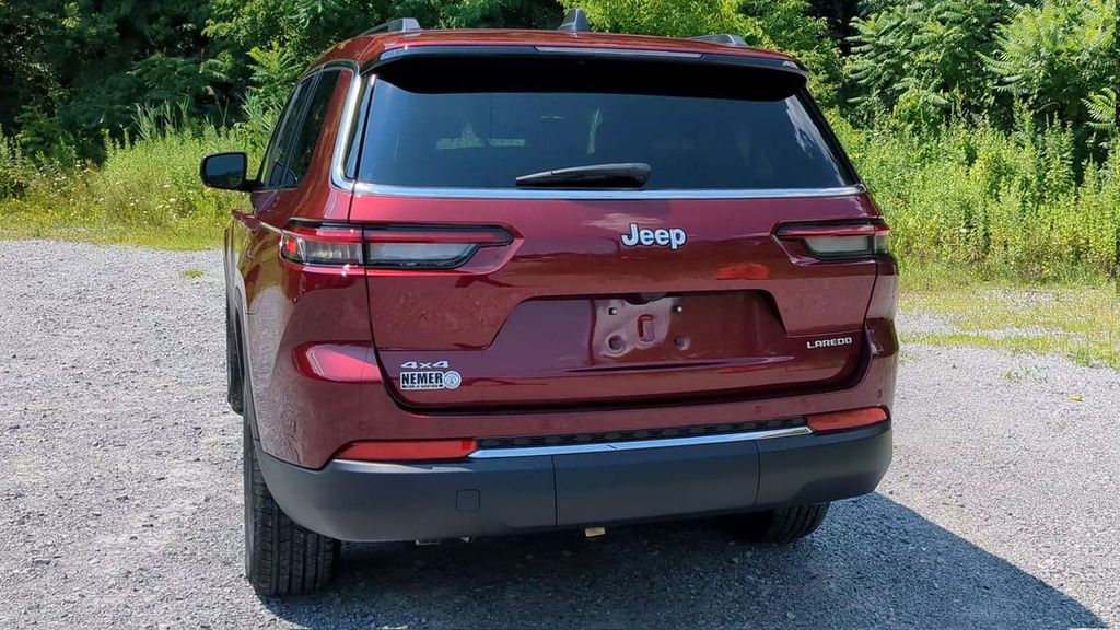 2025 Jeep Grand Cherokee Laredo X photo 8
