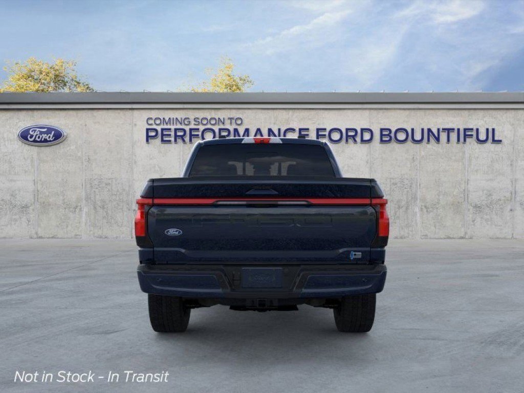 2025 Ford F-150 Lightning Lariat photo 4