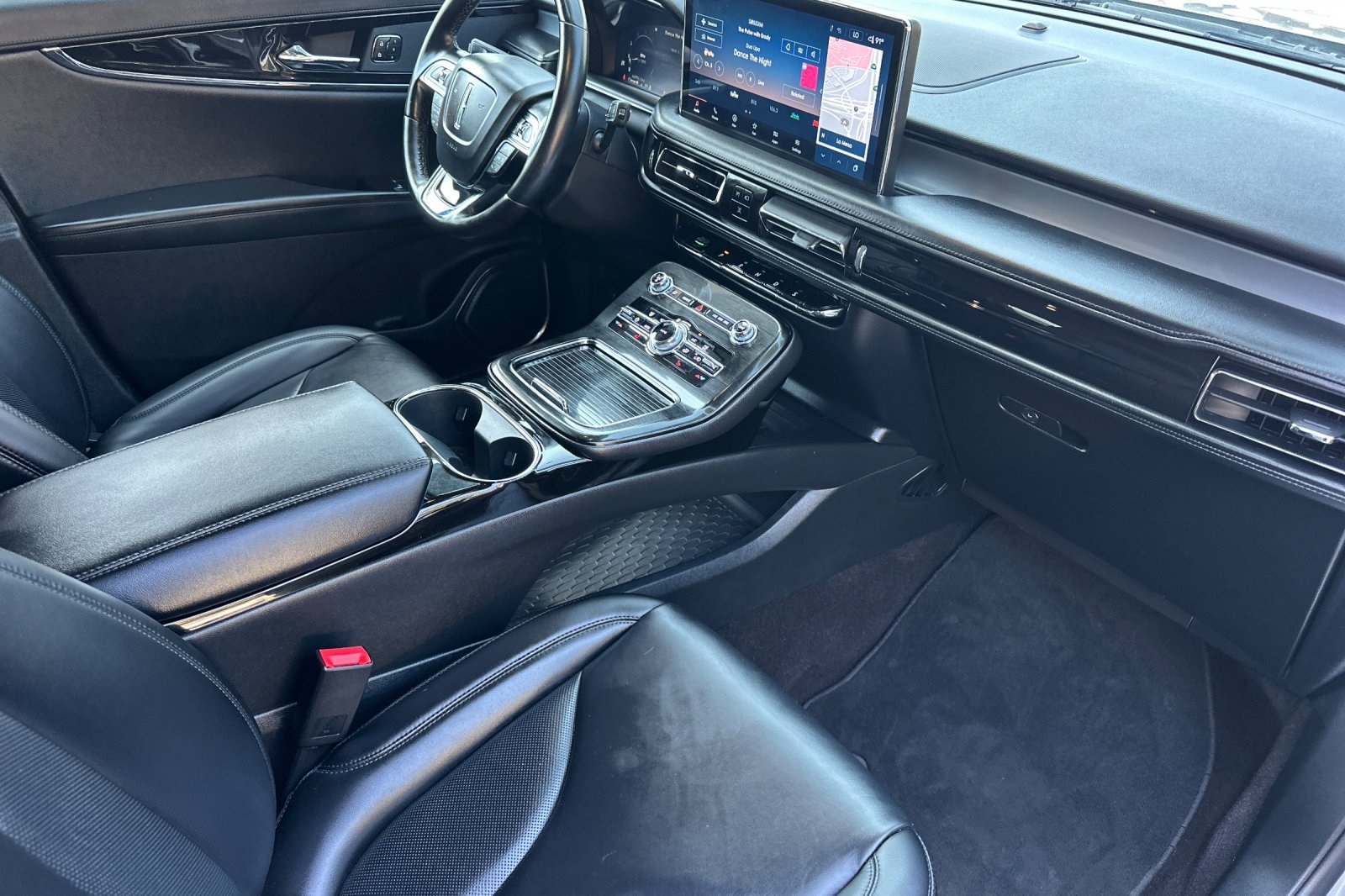 2021 Lincoln Nautilus Standard photo 11