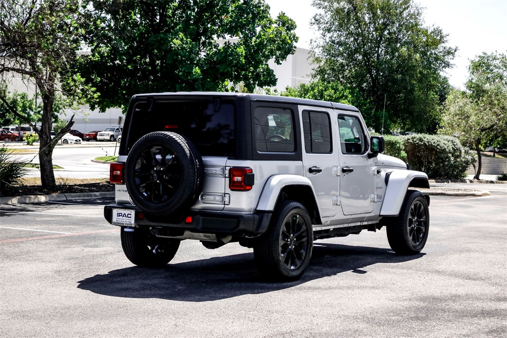 2023 Jeep Wrangler Sahara 4xe photo 4