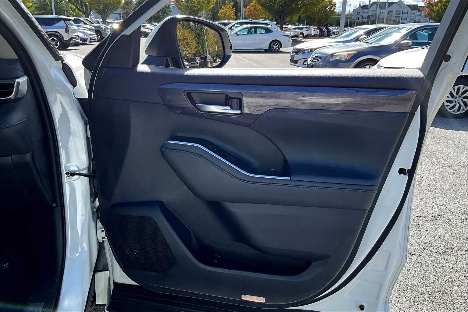 2021 Toyota Highlander Hybrid Limited photo 20