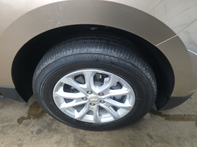 Used 2018 Chevrolet Equinox LT with VIN 2GNAXSEV7J6256863 for sale in Sellersburg, IN