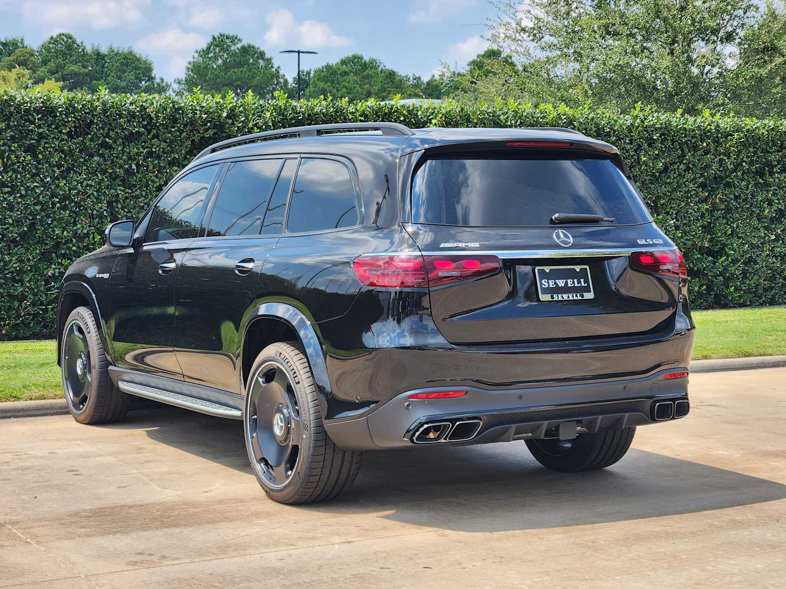 2026 Mercedes Benz GLS AMG 63 4MATIC photo 2