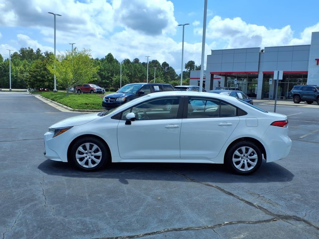 2024 Toyota Corolla LE photo 2