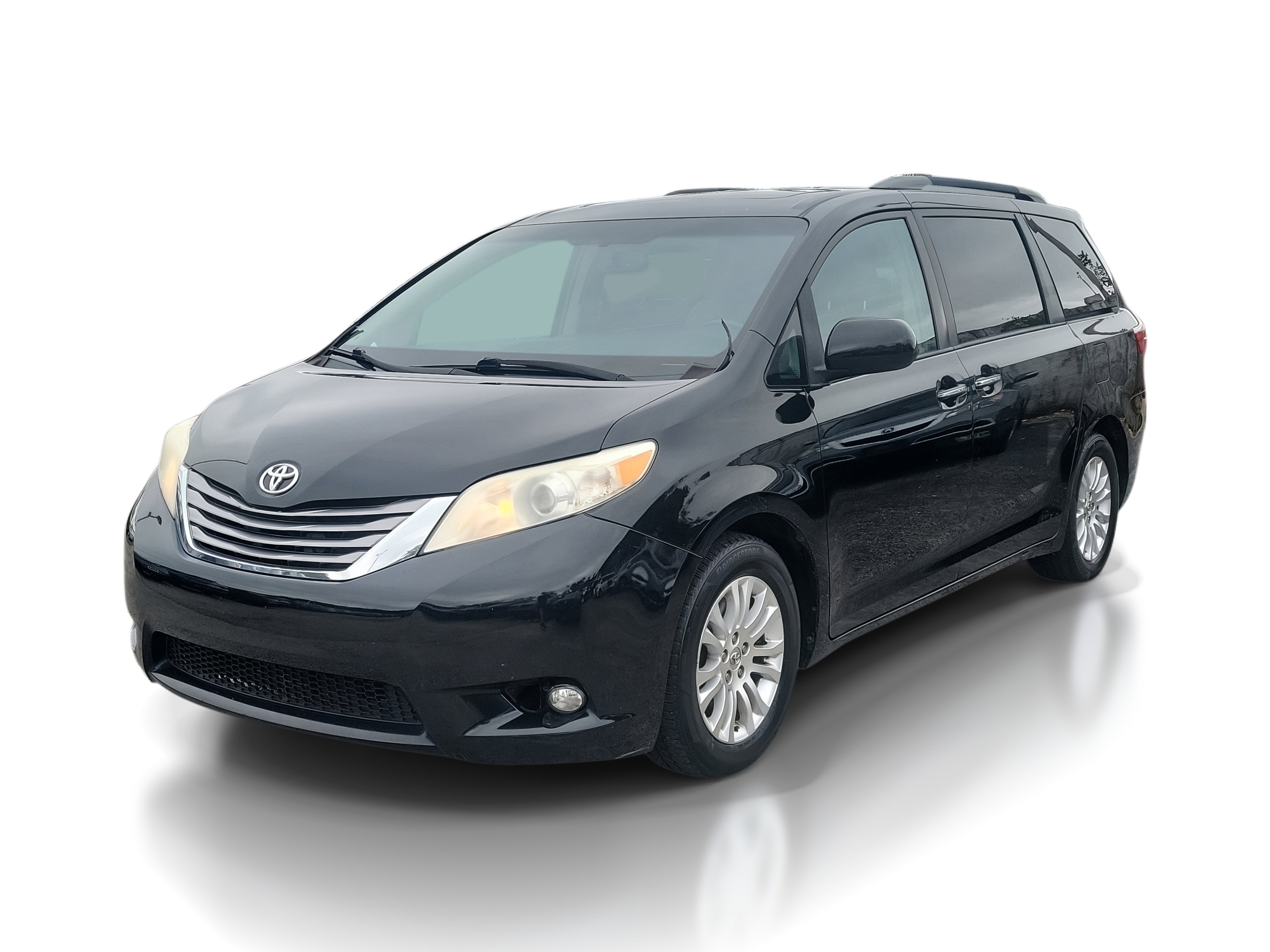 2016 Toyota Sienna XLE photo 3