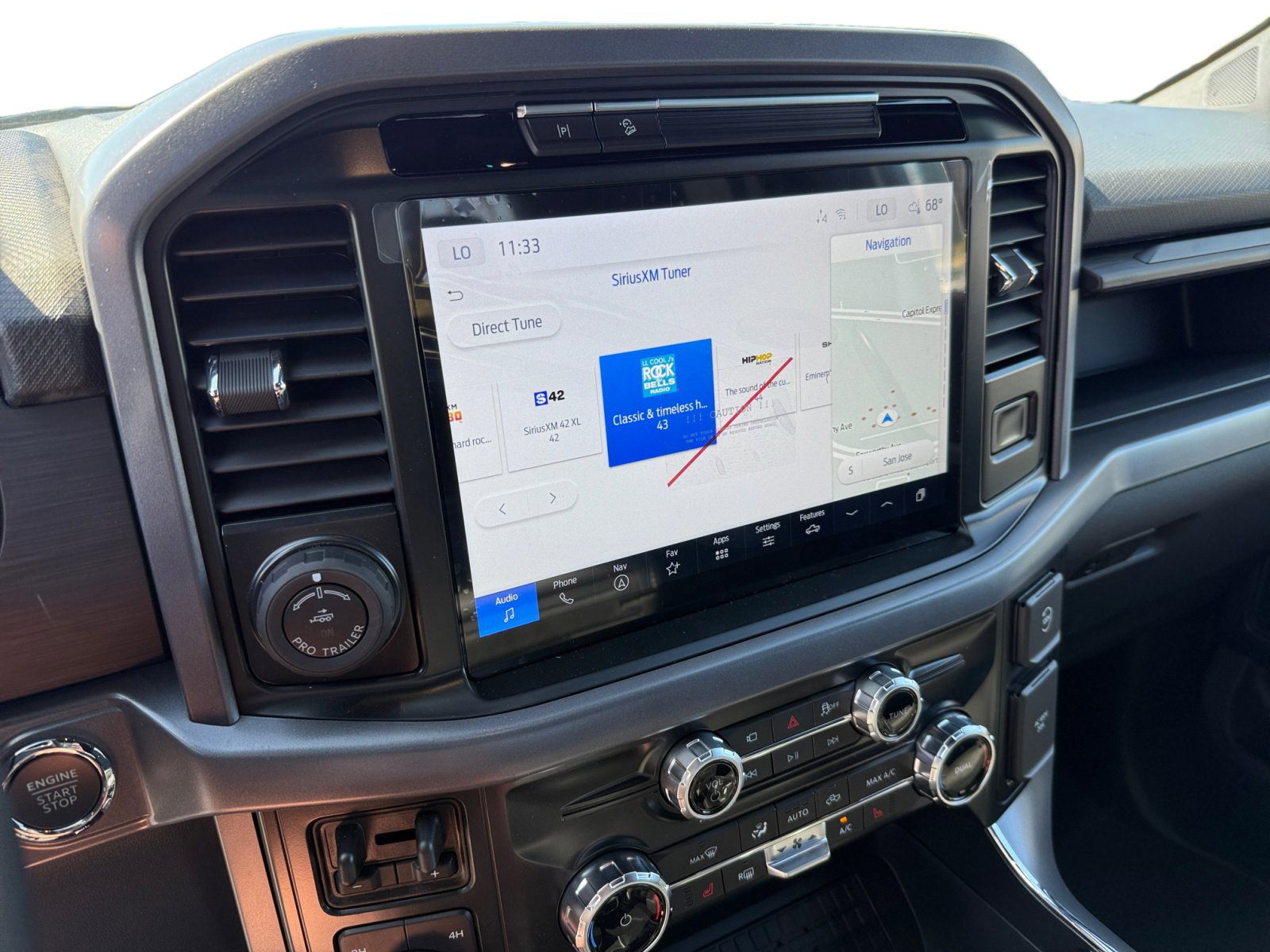 2025 Ford F-150 XLT photo 11