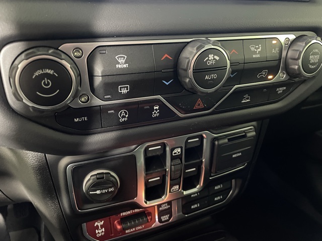 2025 Jeep Wrangler Rubicon photo 31
