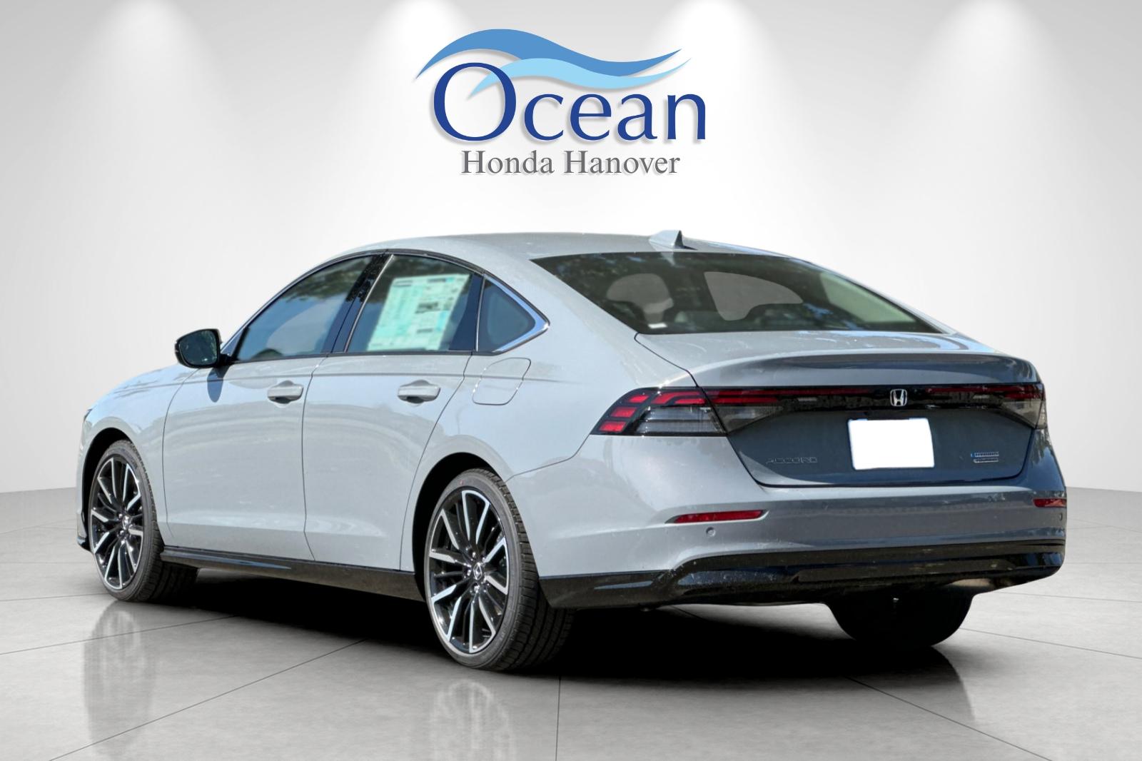 2025 Honda Accord Hybrid Touring photo 2