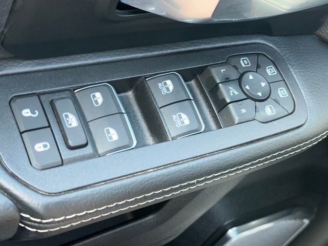 2025 Ram 2500 Laramie photo 16