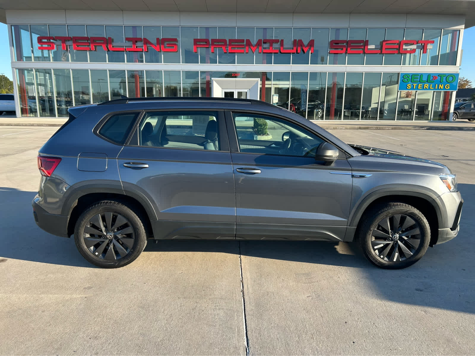 2024 Volkswagen Taos S's photo