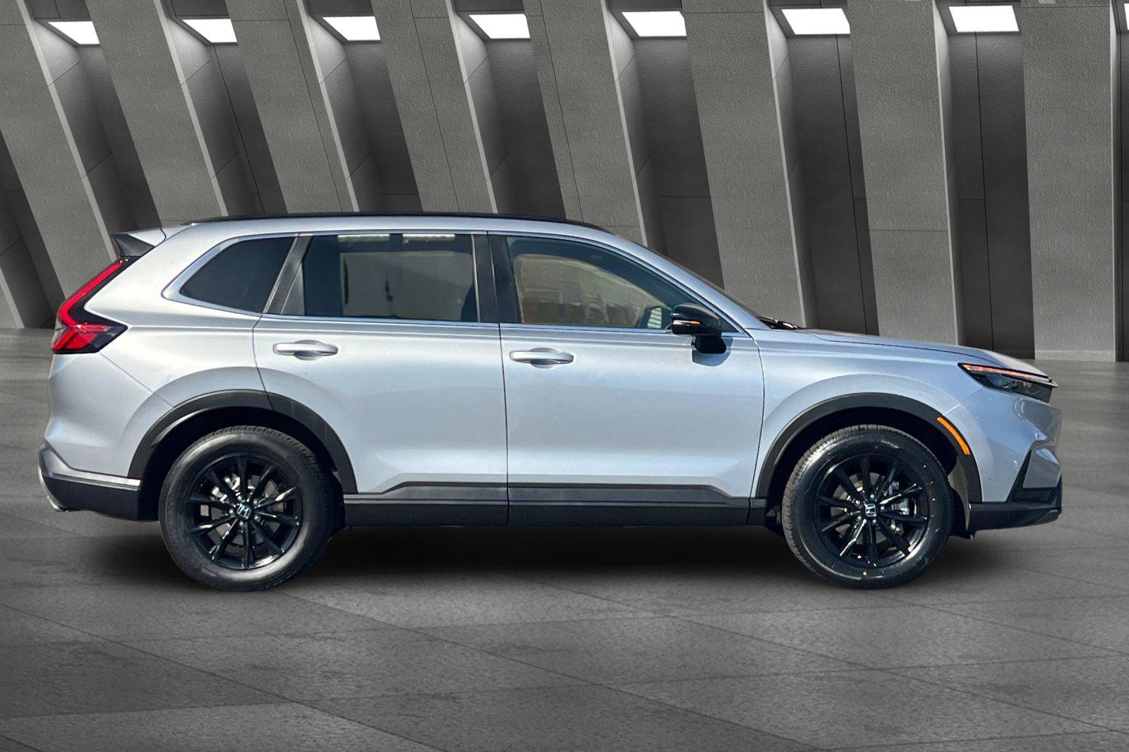 2023 Honda CR-V Hybrid Sport photo 2