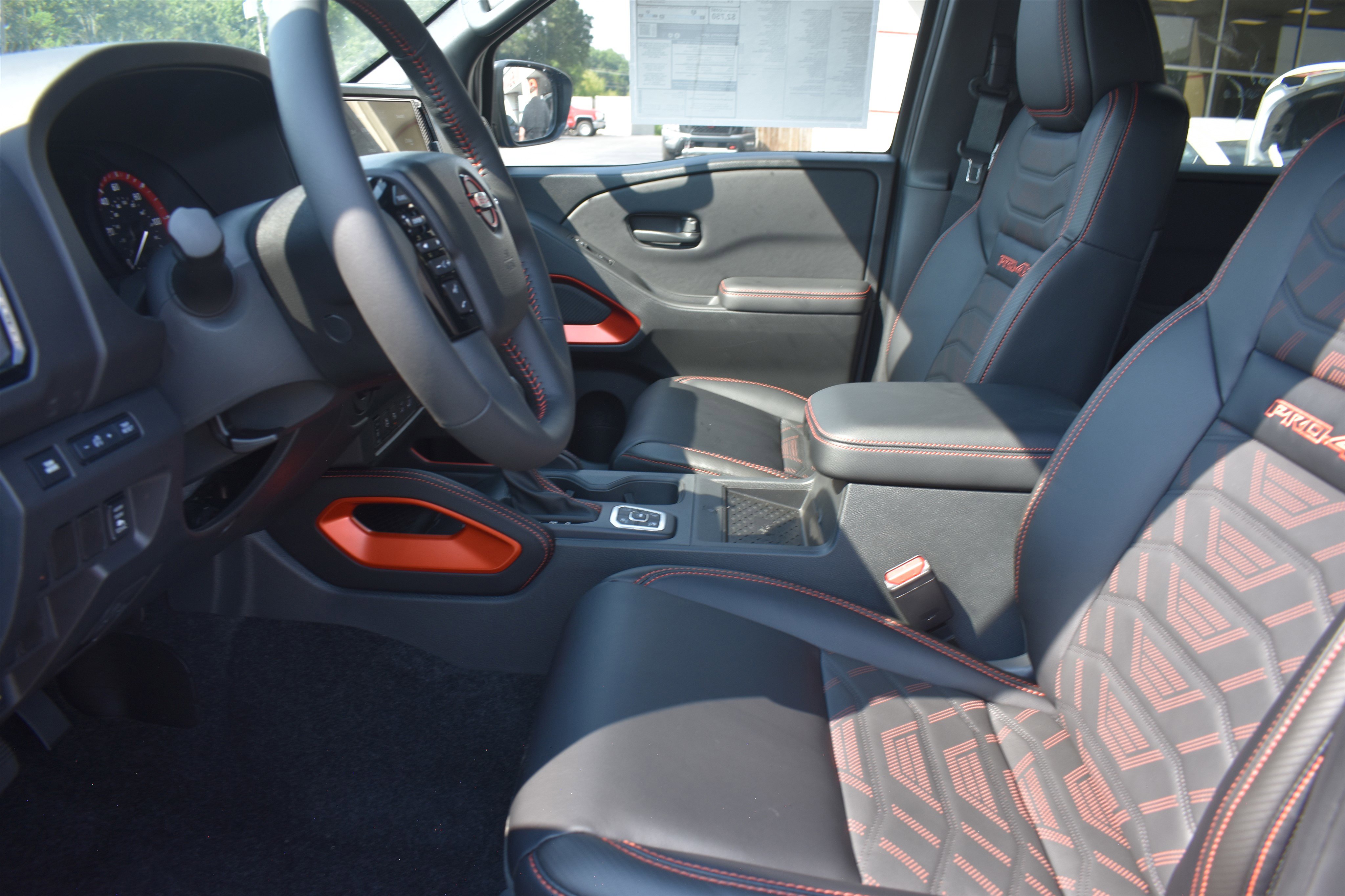 2026 Nissan Frontier Crew Cab PRO-4X photo 6