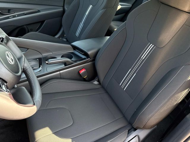 2025 Hyundai Elantra SEL Sport photo 19