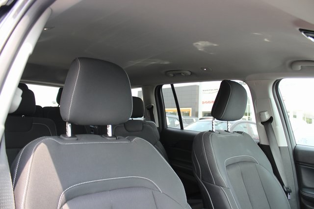 2021 Jeep Grand Cherokee Laredo photo 32