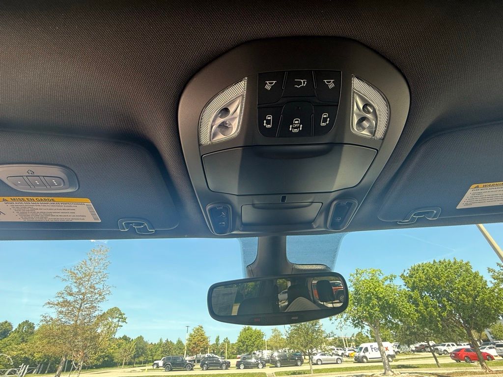 2025 Chrysler Pacifica Limited photo 10