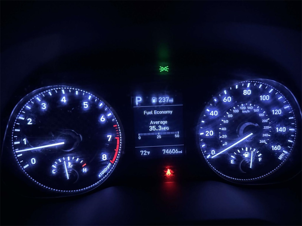 2020 Hyundai Elantra SEL photo 17