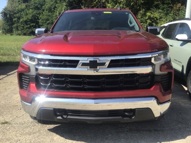 2022 Chevrolet Silverado 1500 LT photo 2